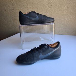 Nike Kids Vapor 12 Club GS IC Black/Anthracite kids size 2.5Y